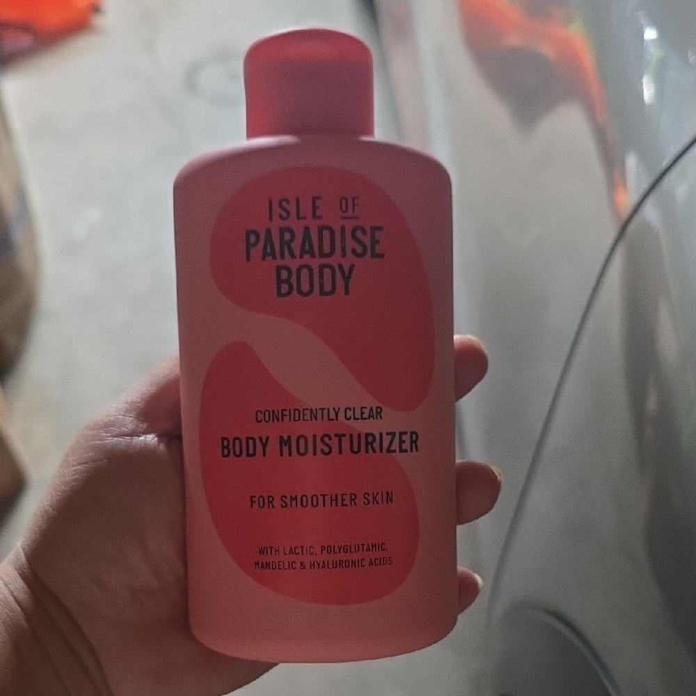Isle of Paradise Confidently Clear Body Moisturizer - Pink
